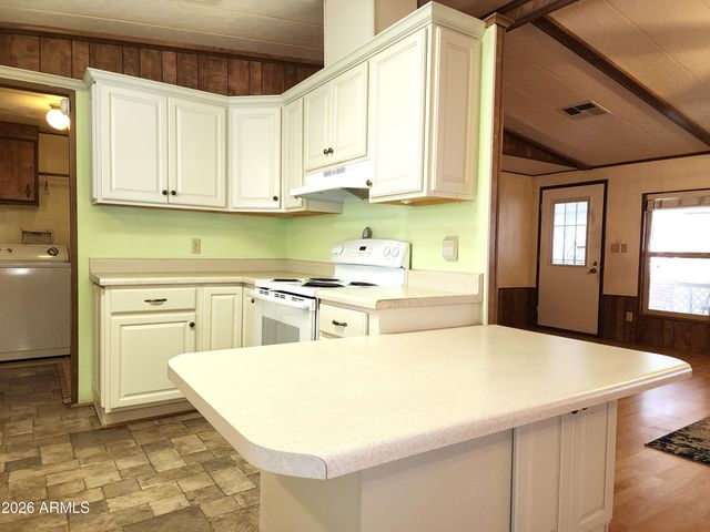 806 E PENNSYLVANIA Avenue, Florence, AZ 85132