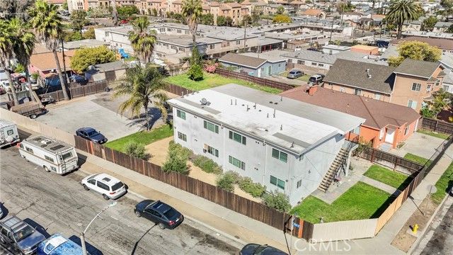 11513 Berendo, Los Angeles, CA 90044