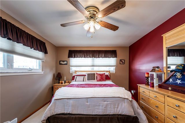 120 Everest Dr, North Huntingdon, PA 15642