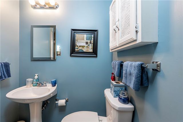 120 Everest Dr, North Huntingdon, PA 15642