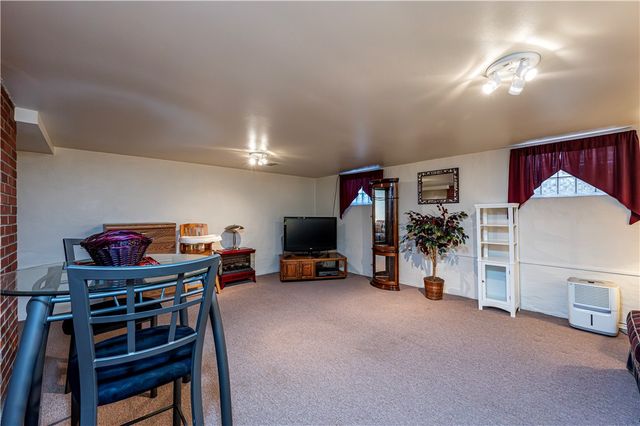 120 Everest Dr, North Huntingdon, PA 15642