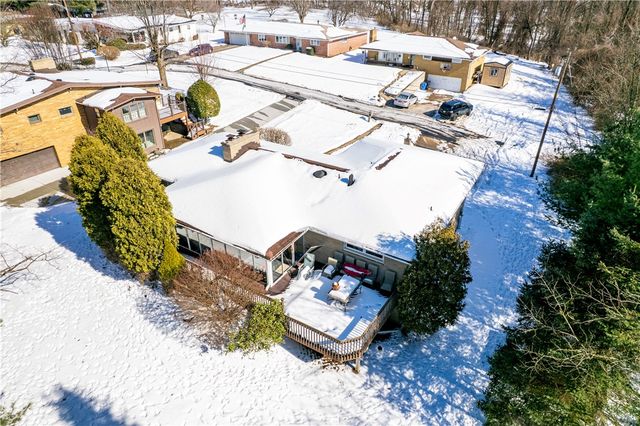 120 Everest Dr, North Huntingdon, PA 15642