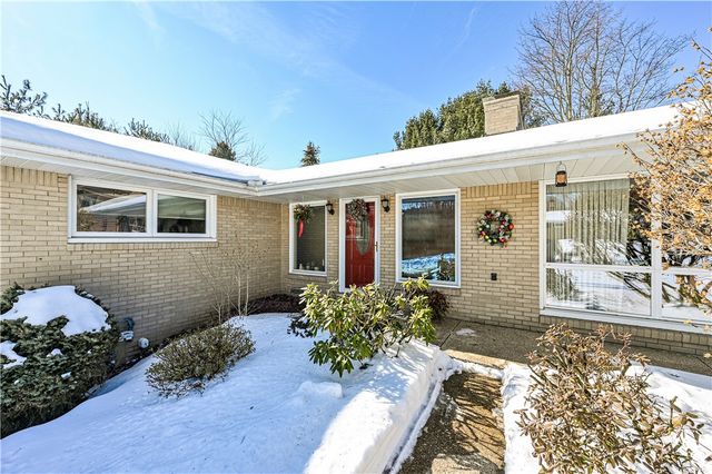 120 Everest Dr, North Huntingdon, PA 15642