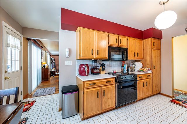 120 Everest Dr, North Huntingdon, PA 15642