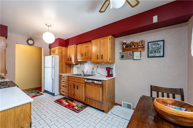 120 Everest Dr, North Huntingdon, PA 15642