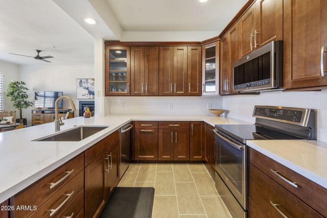 19475 N GRAYHAWK Drive 2086, Scottsdale, AZ 85255