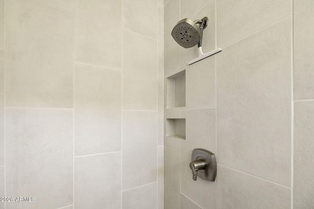 19475 N GRAYHAWK Drive 2086, Scottsdale, AZ 85255