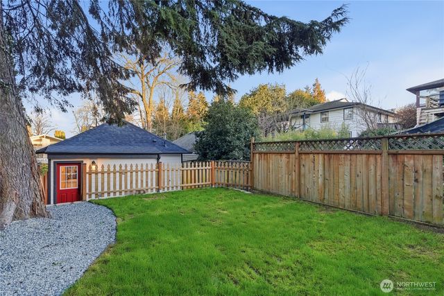 1927 42nd Avenue SW, Seattle, WA 98116