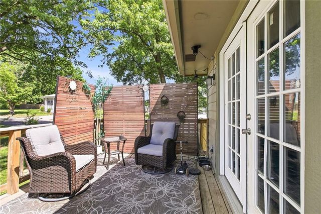 326 Gregory Drive, Gower, MO 64454