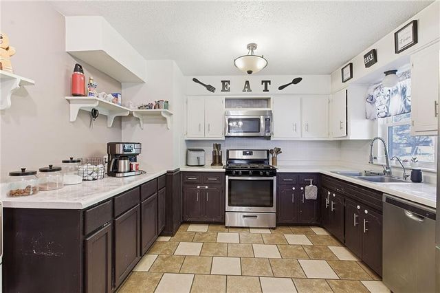 326 Gregory Drive, Gower, MO 64454