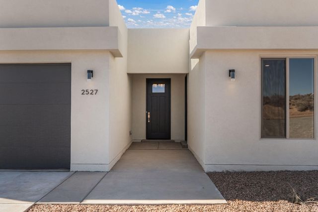 2527 Box Lake Drive NE, Rio Rancho, NM 87144