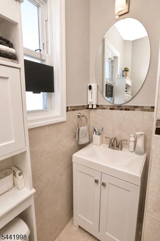 11 Insley Ave, Rutherford Boro, NJ 07070