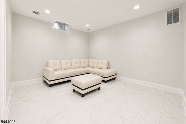 11 Insley Ave, Rutherford Boro, NJ 07070