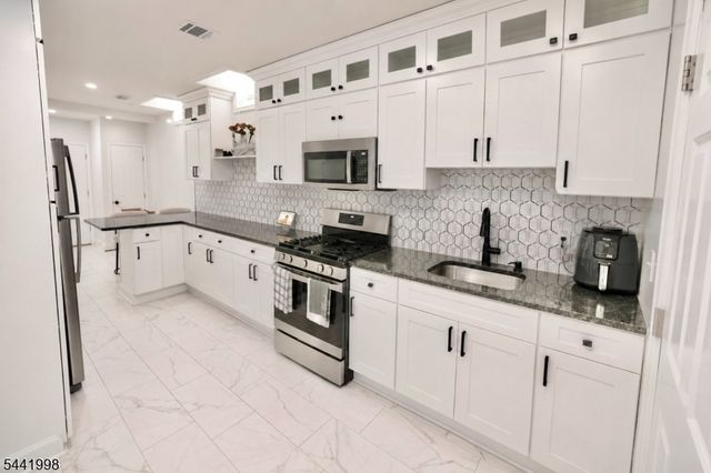 11 Insley Ave, Rutherford Boro, NJ 07070