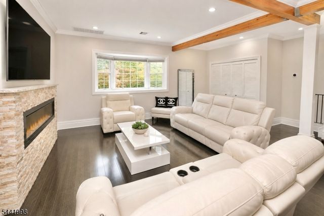 11 Insley Ave, Rutherford Boro, NJ 07070