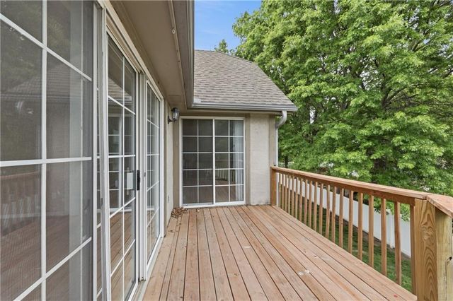 1305 NW Village Drive C, Blue Springs, MO 64015