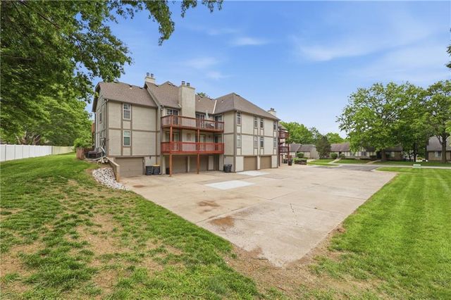 1305 NW Village Drive C, Blue Springs, MO 64015