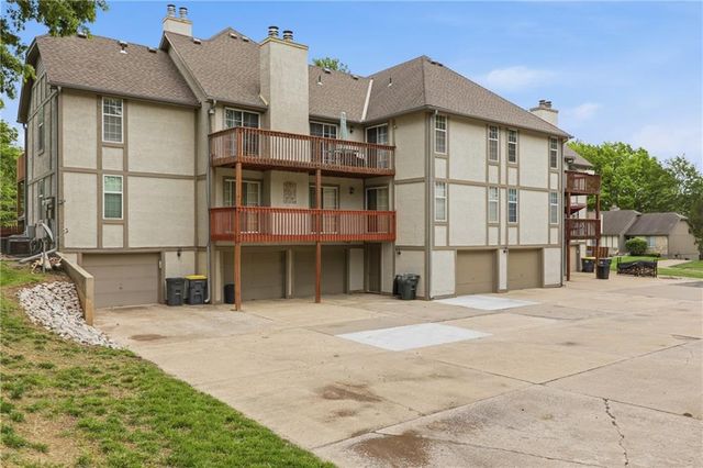 1305 NW Village Drive C, Blue Springs, MO 64015