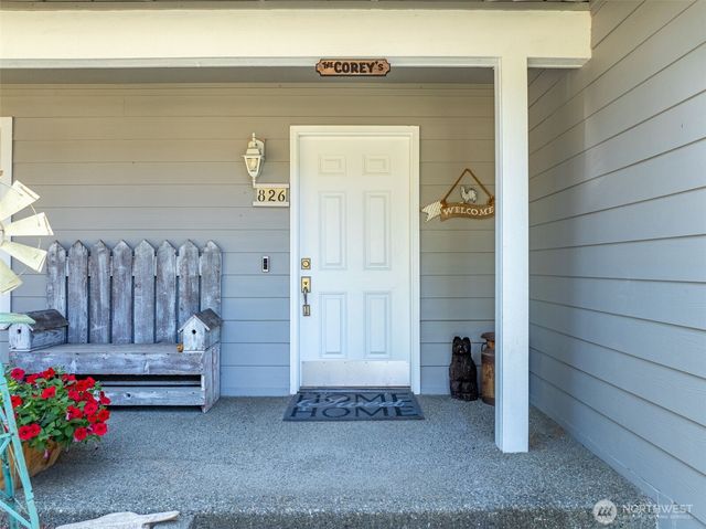 826 126th Street Ct E, Tacoma, WA 98445
