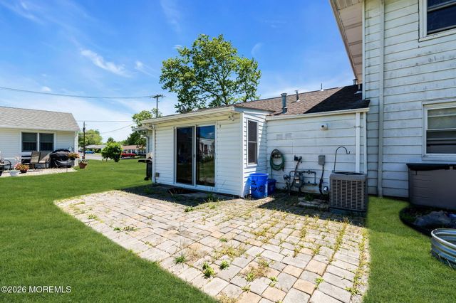 2 Utah Drive 143, Matawan, NJ 07747