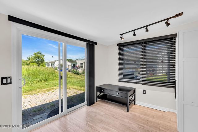 2 Utah Drive 143, Matawan, NJ 07747