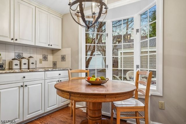 48 Kendal Ave, Maplewood Twp., NJ 07040