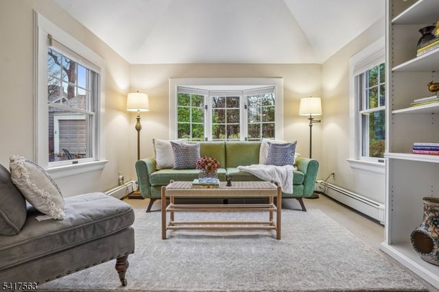 48 Kendal Ave, Maplewood Twp., NJ 07040