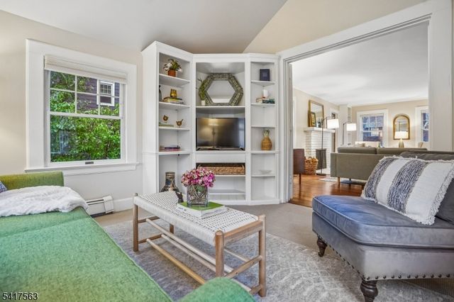 48 Kendal Ave, Maplewood Twp., NJ 07040