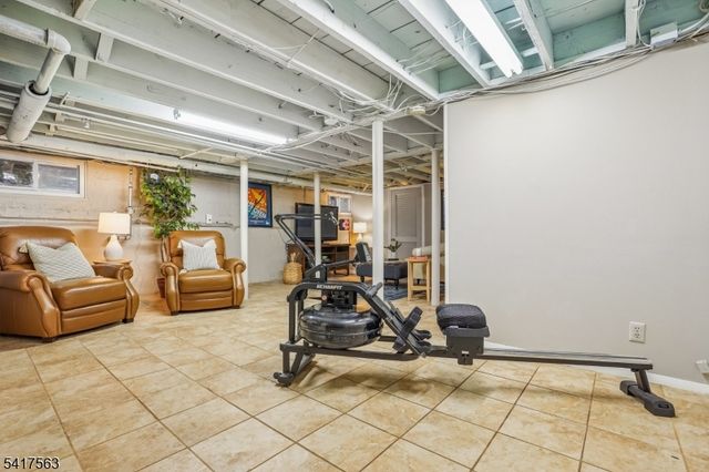 48 Kendal Ave, Maplewood Twp., NJ 07040