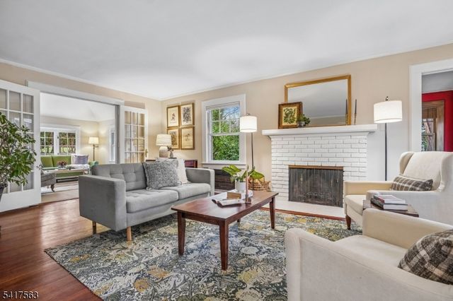 48 Kendal Ave, Maplewood Twp., NJ 07040