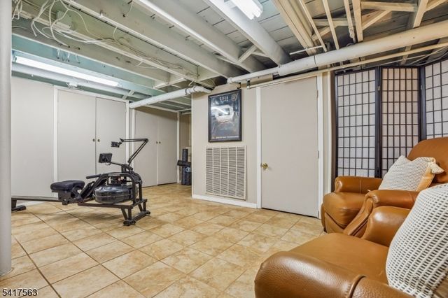 48 Kendal Ave, Maplewood Twp., NJ 07040