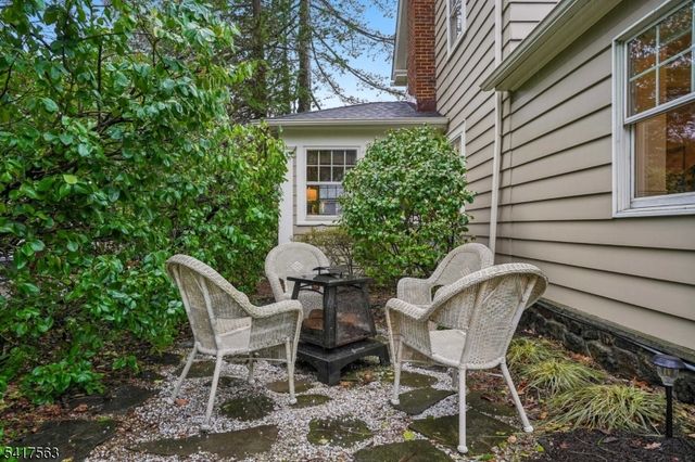 48 Kendal Ave, Maplewood Twp., NJ 07040