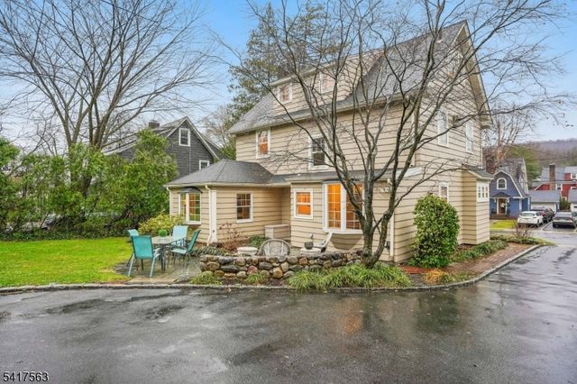 48 Kendal Ave, Maplewood Twp., NJ 07040