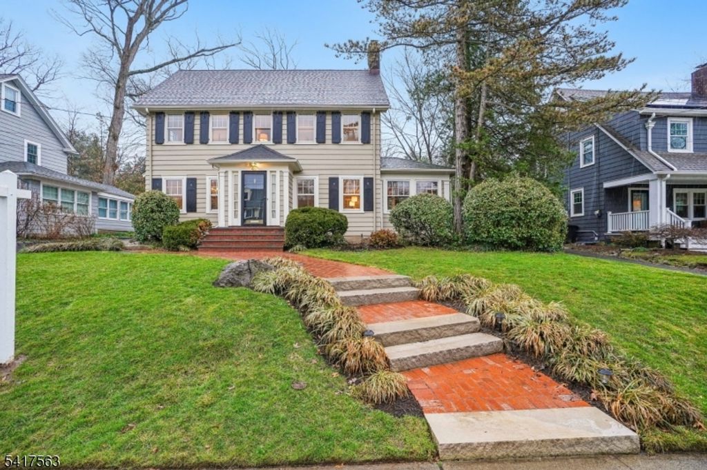 48 Kendal Ave, Maplewood Twp., NJ 07040