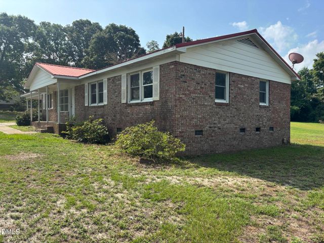 7863 Overhills Road, Spring Lake, NC 28390