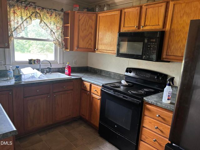 7863 Overhills Road, Spring Lake, NC 28390