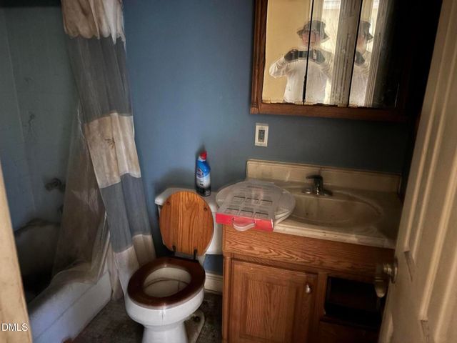 7863 Overhills Road, Spring Lake, NC 28390