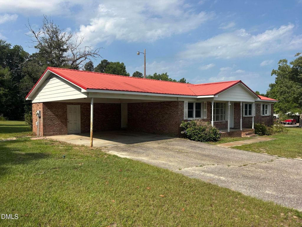 7863 Overhills Road, Spring Lake, NC 28390
