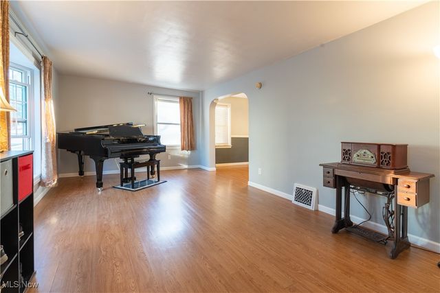 1856 17th Street, Cuyahoga Falls, OH 44223