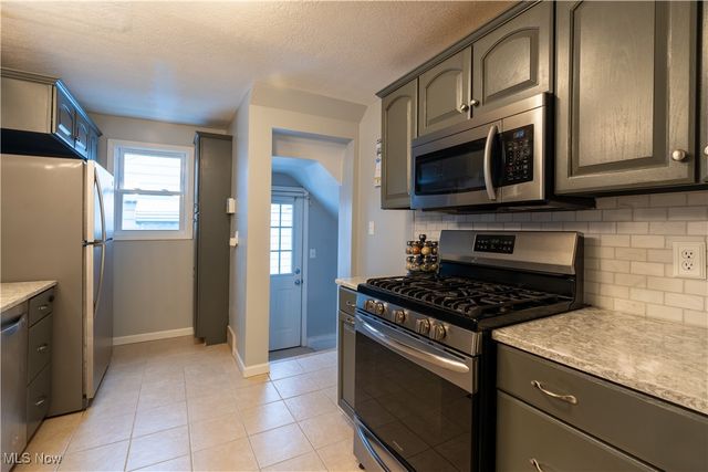 1856 17th Street, Cuyahoga Falls, OH 44223