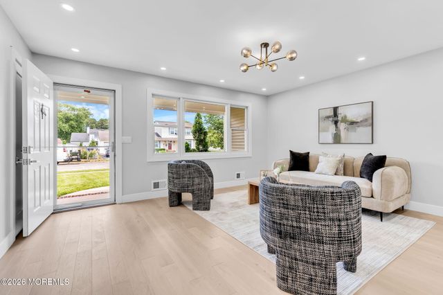 160 Berkeley Drive, Brick, NJ 08724