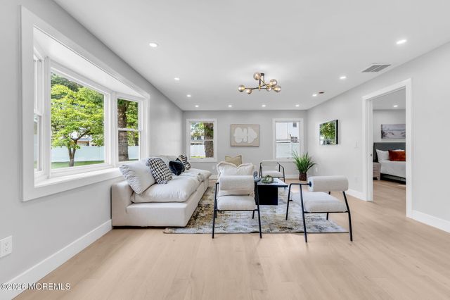 160 Berkeley Drive, Brick, NJ 08724