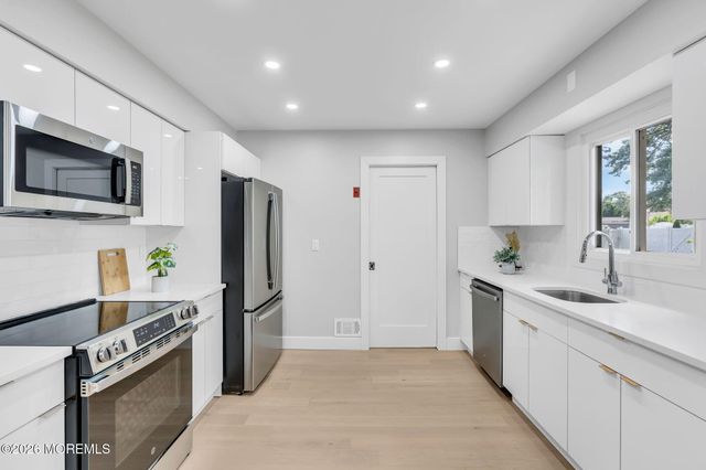 160 Berkeley Drive, Brick, NJ 08724