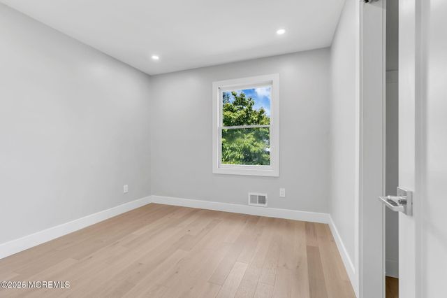 160 Berkeley Drive, Brick, NJ 08724