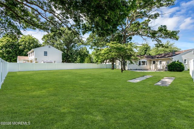 160 Berkeley Drive, Brick, NJ 08724