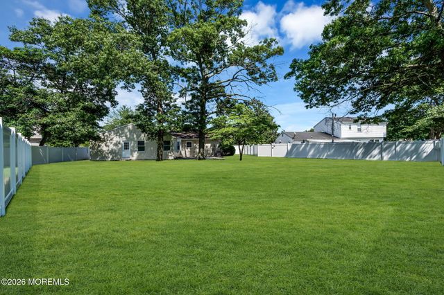 160 Berkeley Drive, Brick, NJ 08724