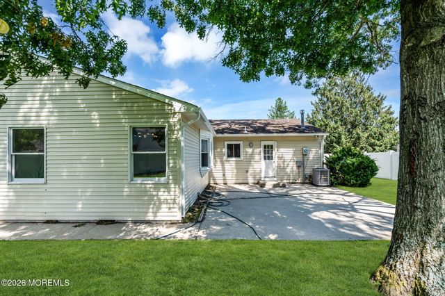 160 Berkeley Drive, Brick, NJ 08724