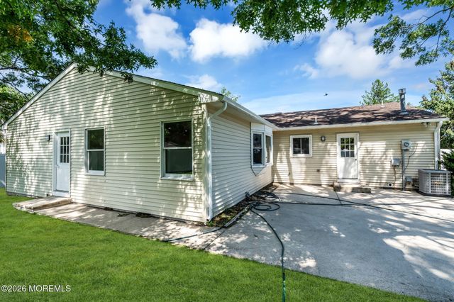160 Berkeley Drive, Brick, NJ 08724