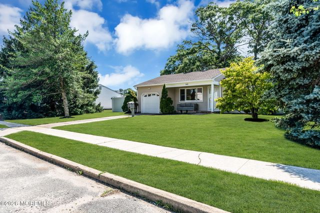 160 Berkeley Drive, Brick, NJ 08724