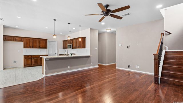21111 Encino Oaks, San Antonio, TX 78259